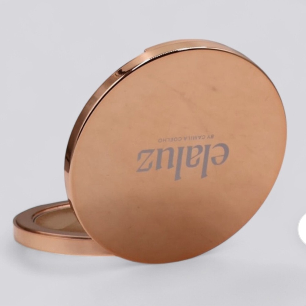 Elaluz by Camila Coelho Cream Bronzer Born in Rio
Samba 0.62 oz - Picture 2 of 7
